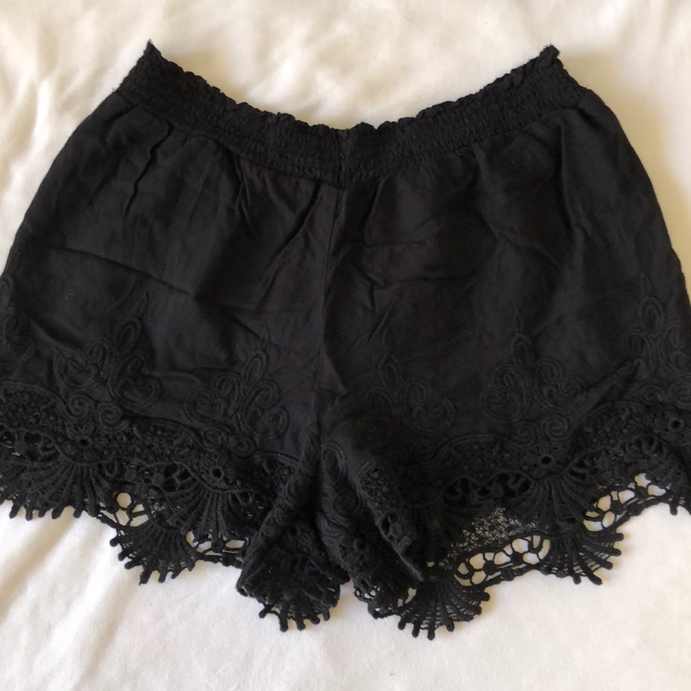 Black Kendall & Kylie shorts